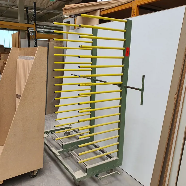 Estante cantilever