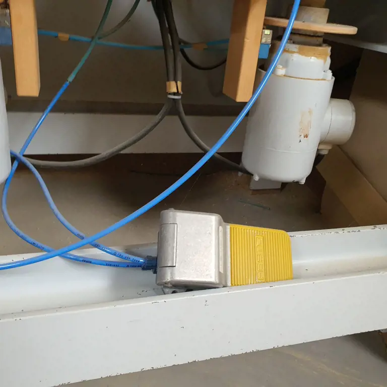 Pot drilling machine