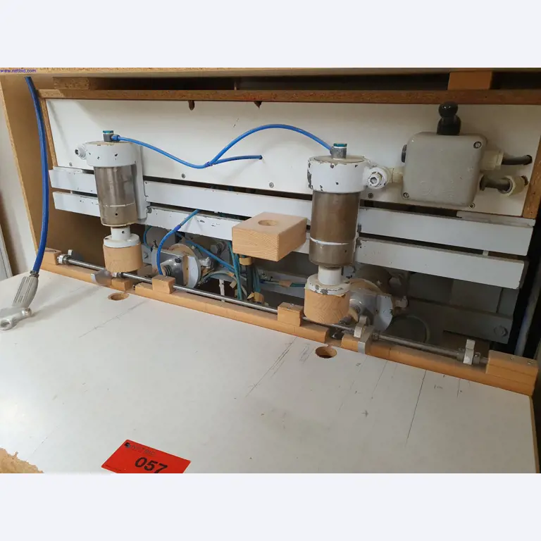 Goed onderhouden machines voor de productie van woonkamermeubels-3