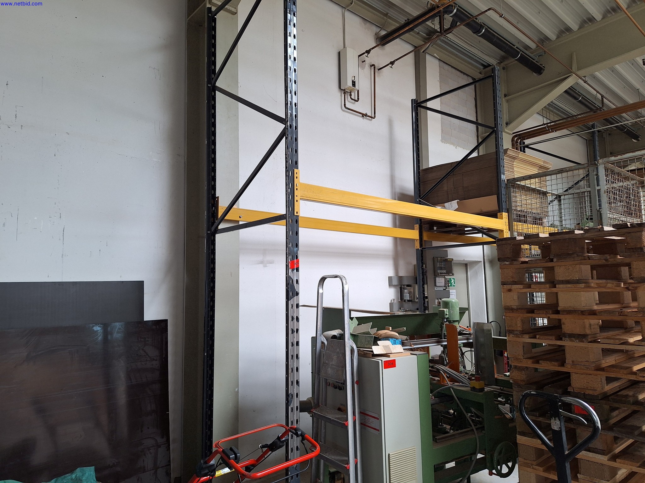 Dobrze utrzymane maszyny do produkcji mebli do salonu-1