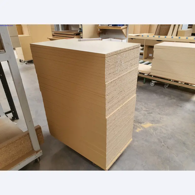 Well-maintained machines for the production of living room furniture-2