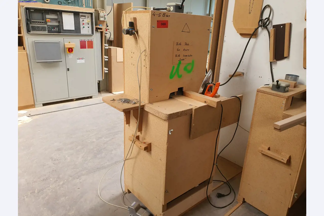 Dobrze utrzymane maszyny do produkcji mebli do salonu-3