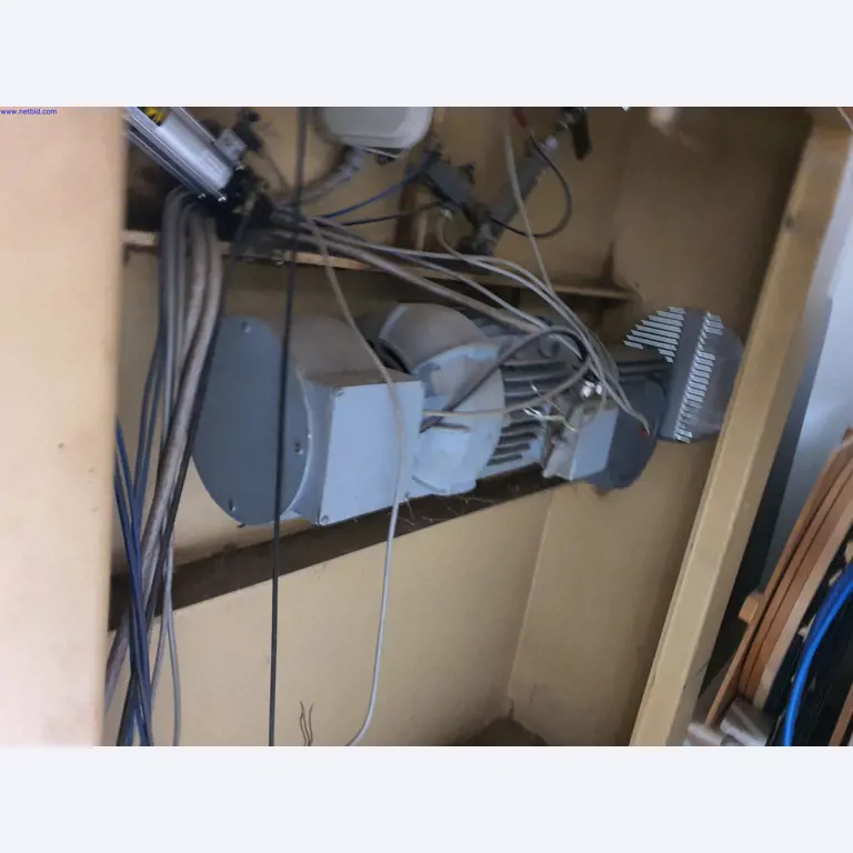 Goed onderhouden machines voor de productie van woonkamermeubels-10