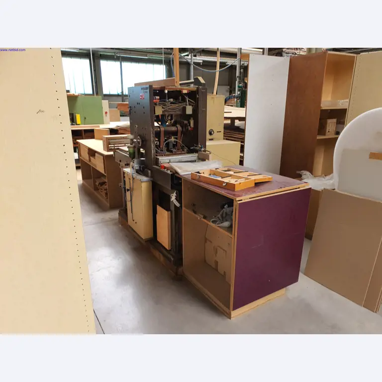 Goed onderhouden machines voor de productie van woonkamermeubels-2