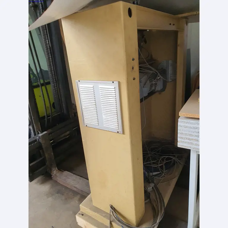 Goed onderhouden machines voor de productie van woonkamermeubels-3