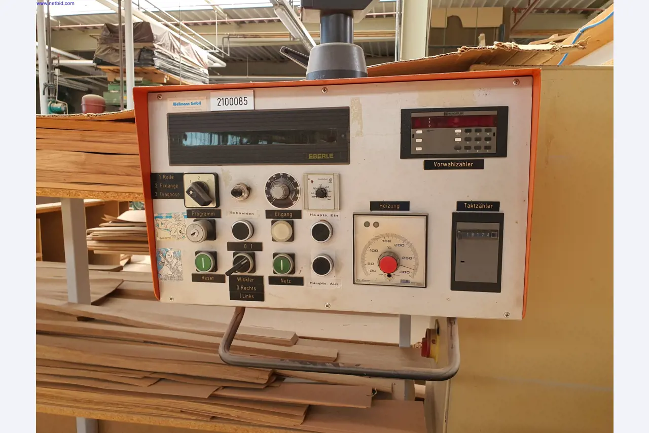 Goed onderhouden machines voor de productie van woonkamermeubels-9