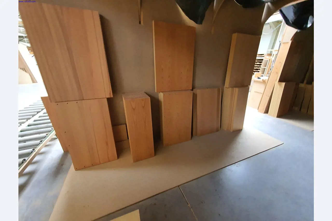 Dobrze utrzymane maszyny do produkcji mebli do salonu-2