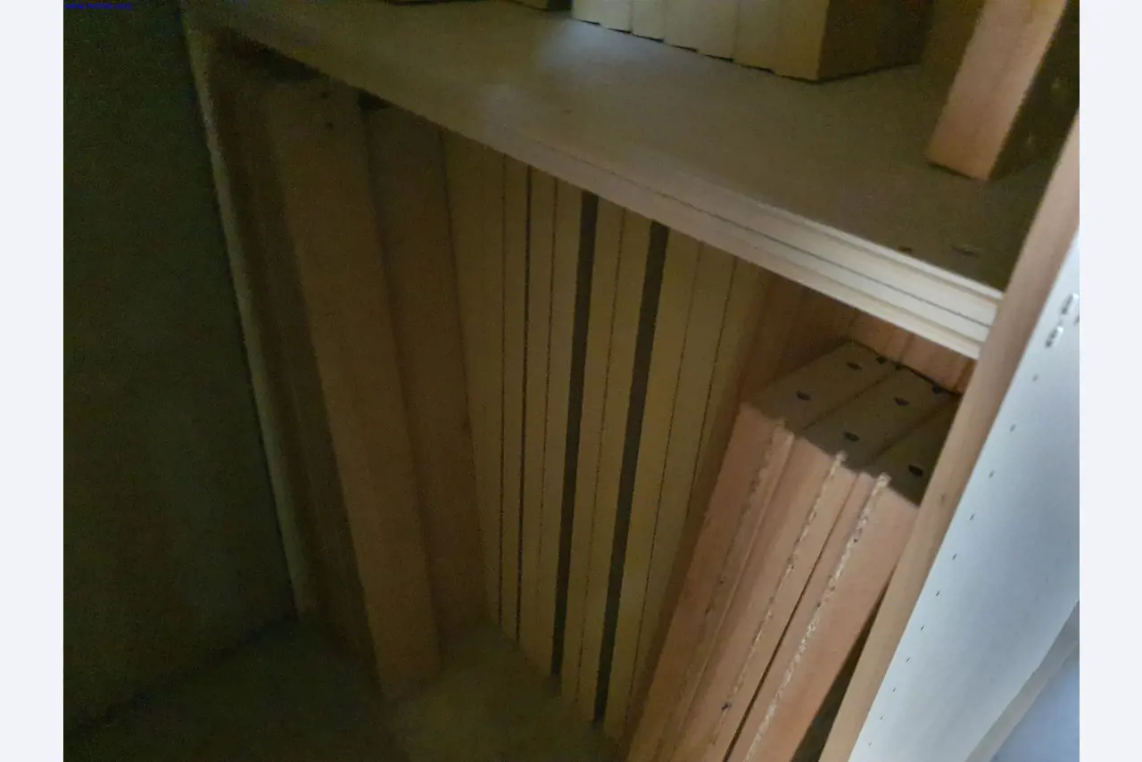 Dobrze utrzymane maszyny do produkcji mebli do salonu-3