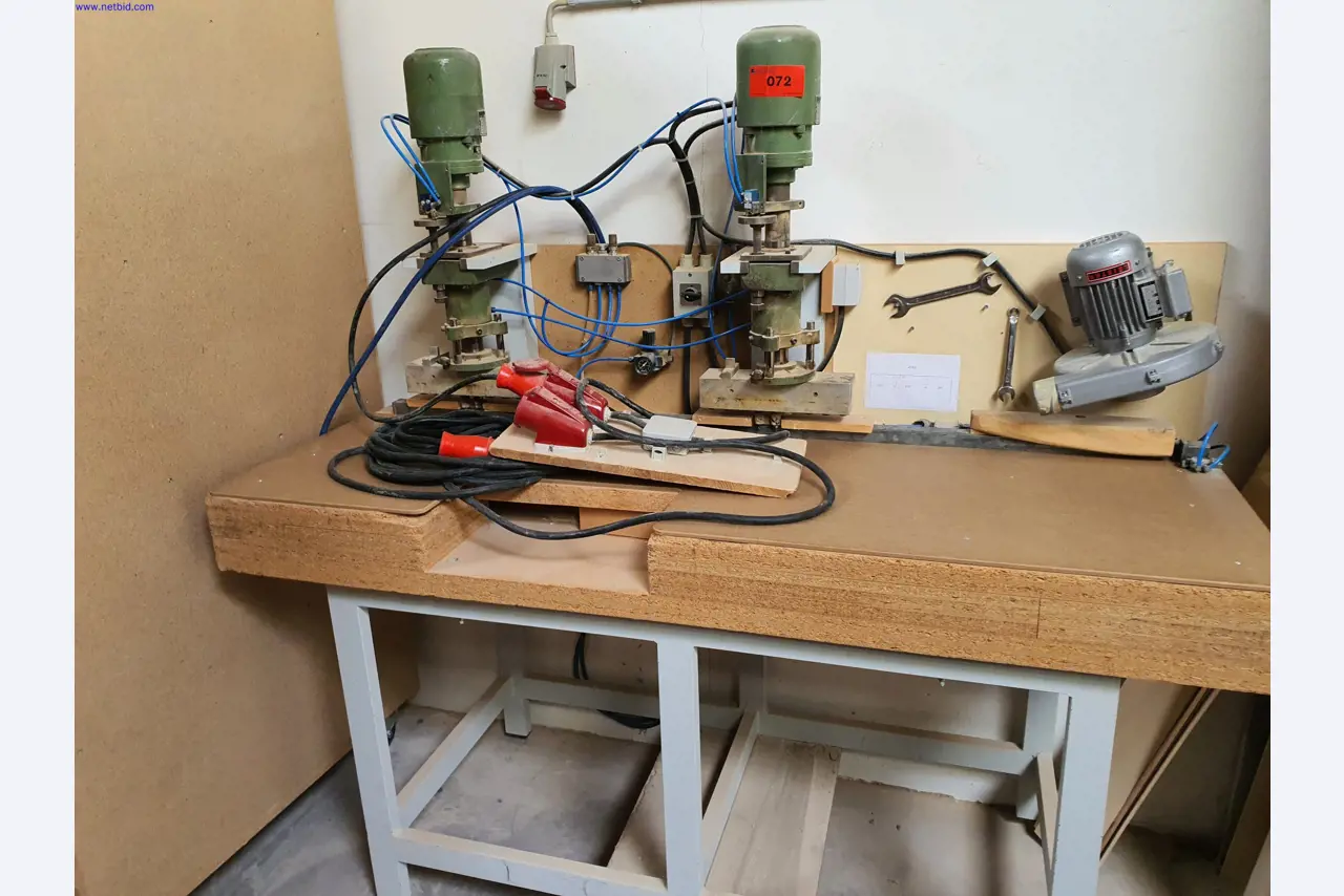 Dobrze utrzymane maszyny do produkcji mebli do salonu-1