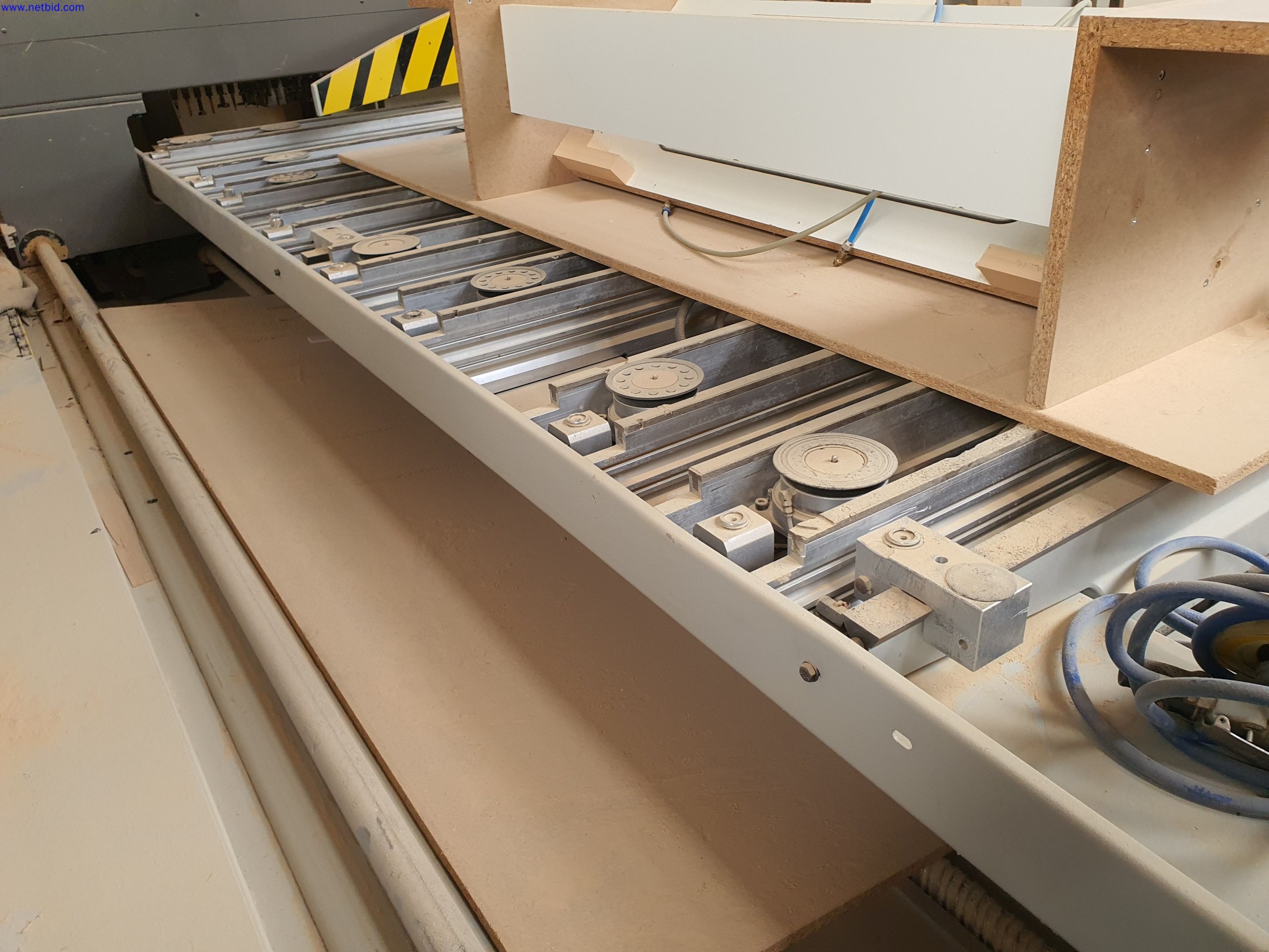 Dobrze utrzymane maszyny do produkcji mebli do salonu-10