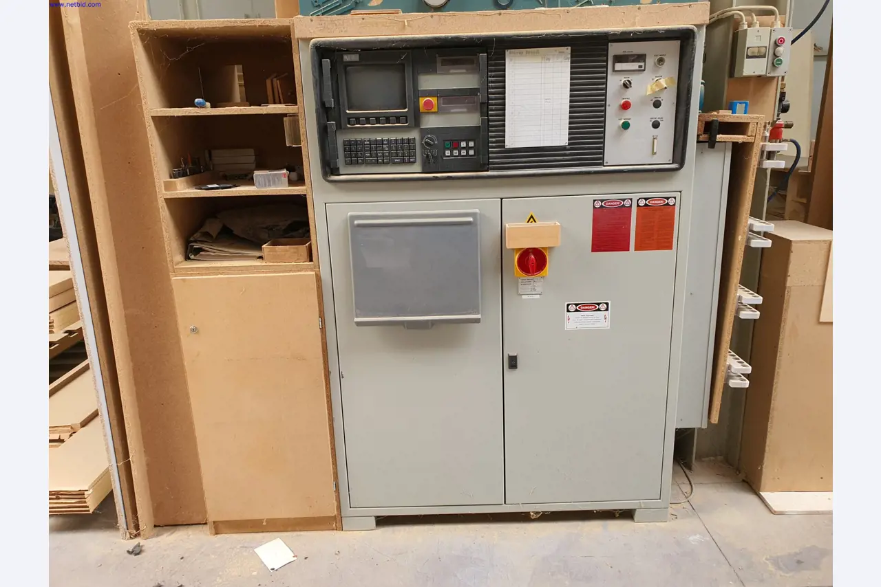 Dobrze utrzymane maszyny do produkcji mebli do salonu-11