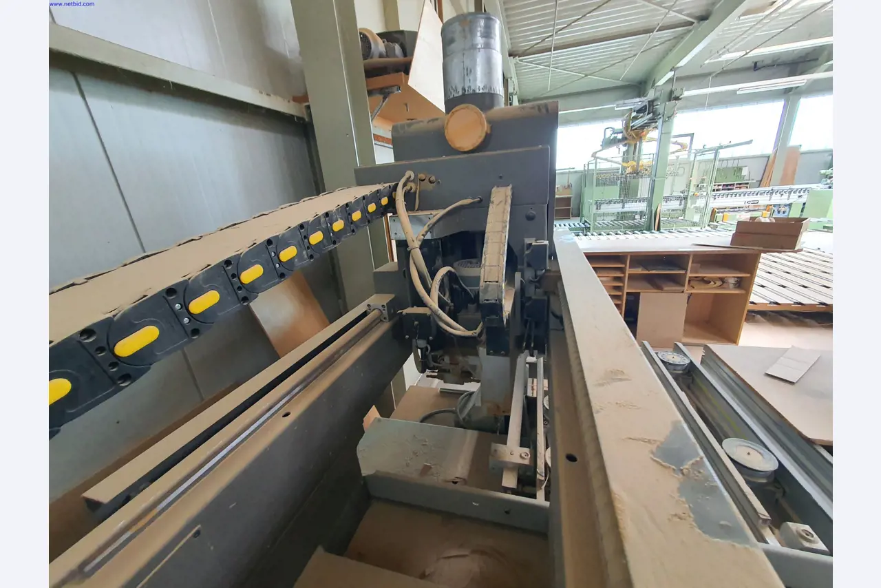 Dobrze utrzymane maszyny do produkcji mebli do salonu-13