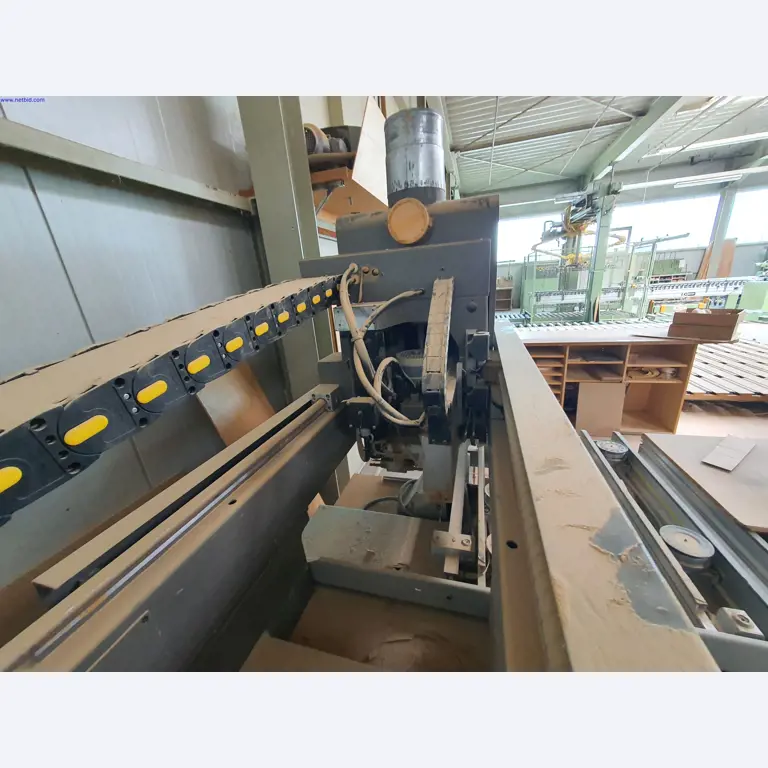 Dobrze utrzymane maszyny do produkcji mebli do salonu-13