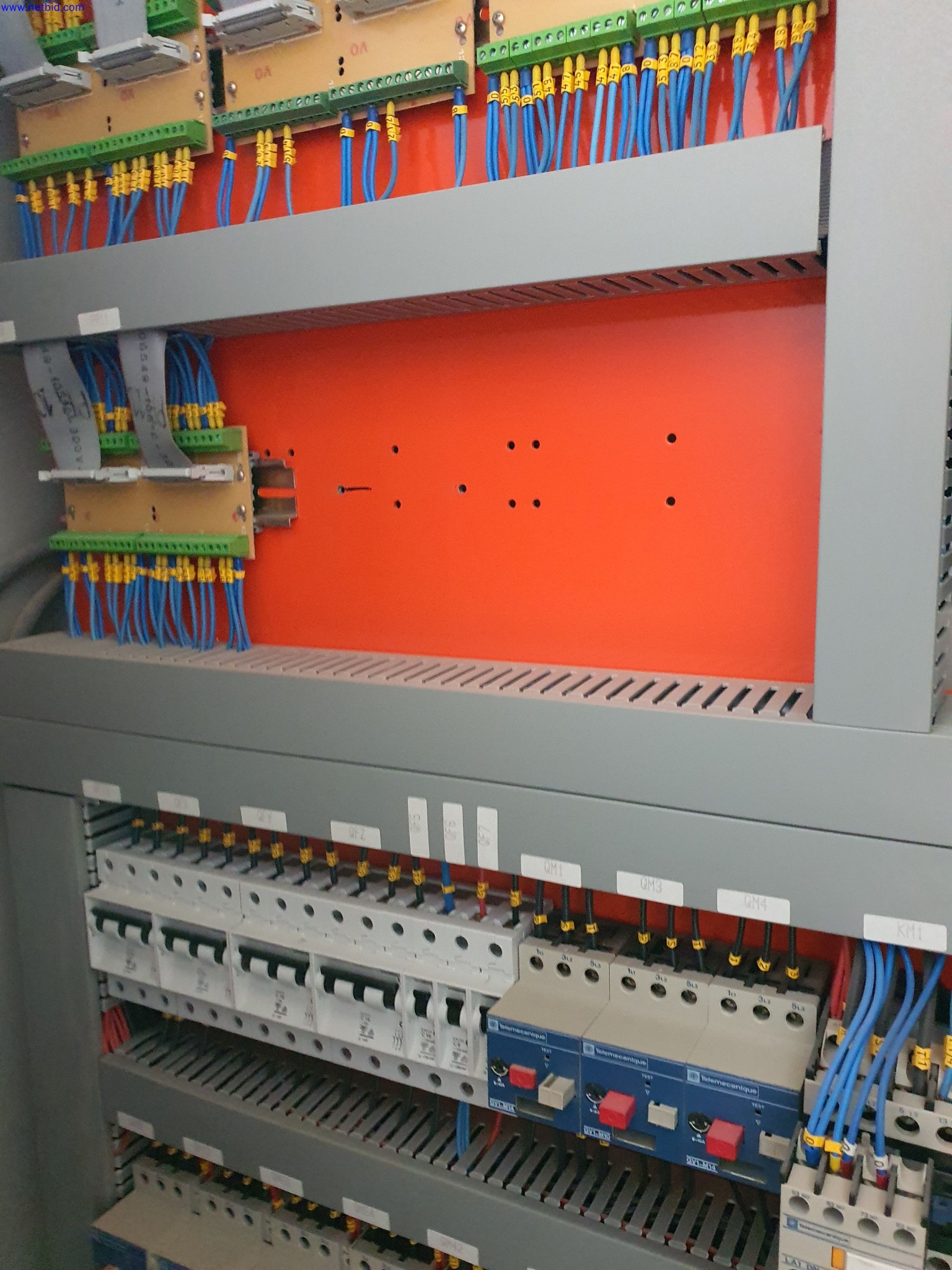 Dobrze utrzymane maszyny do produkcji mebli do salonu-15