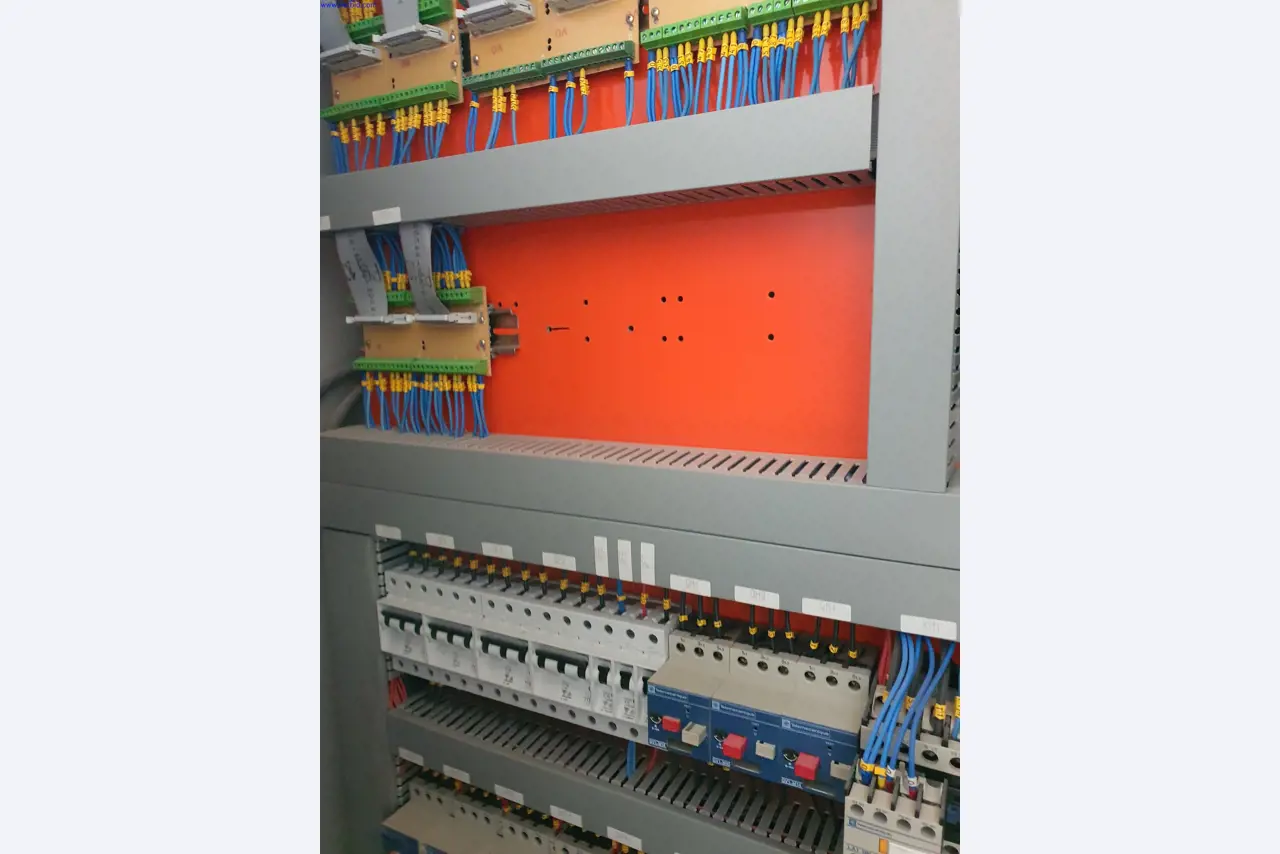 Dobrze utrzymane maszyny do produkcji mebli do salonu-15