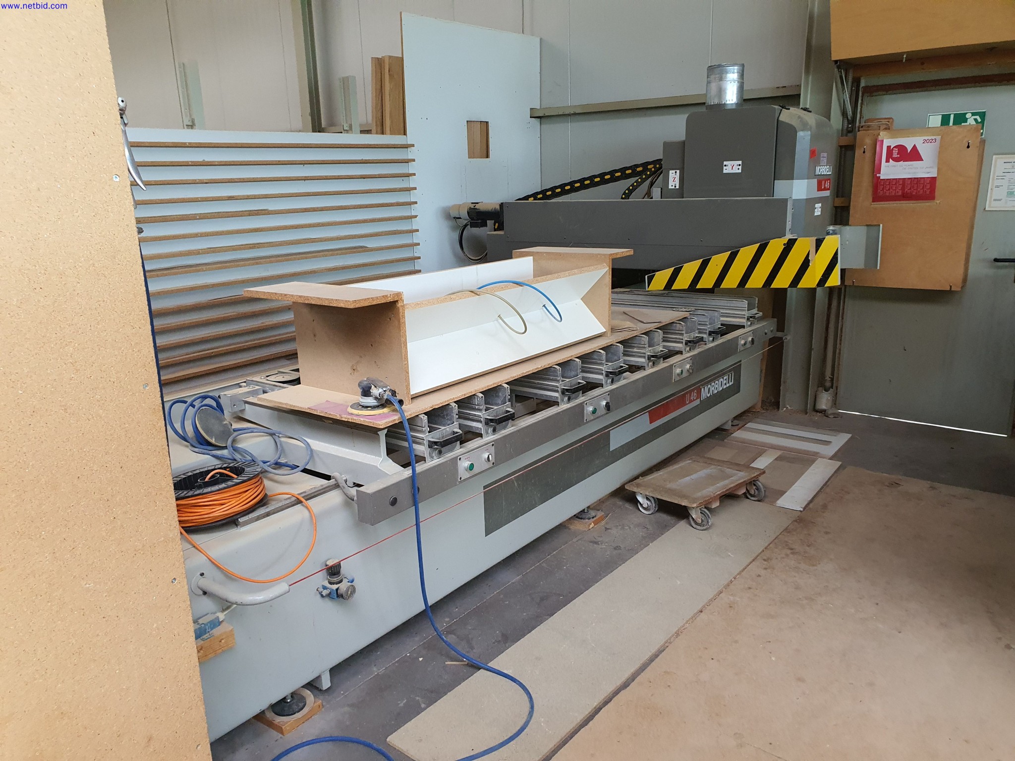 Dobrze utrzymane maszyny do produkcji mebli do salonu-5