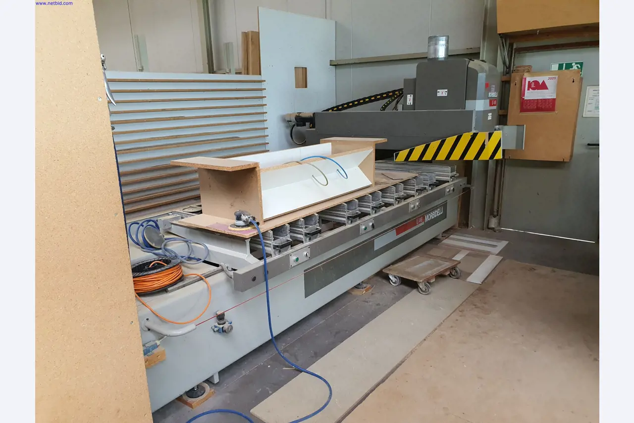 Dobrze utrzymane maszyny do produkcji mebli do salonu-5