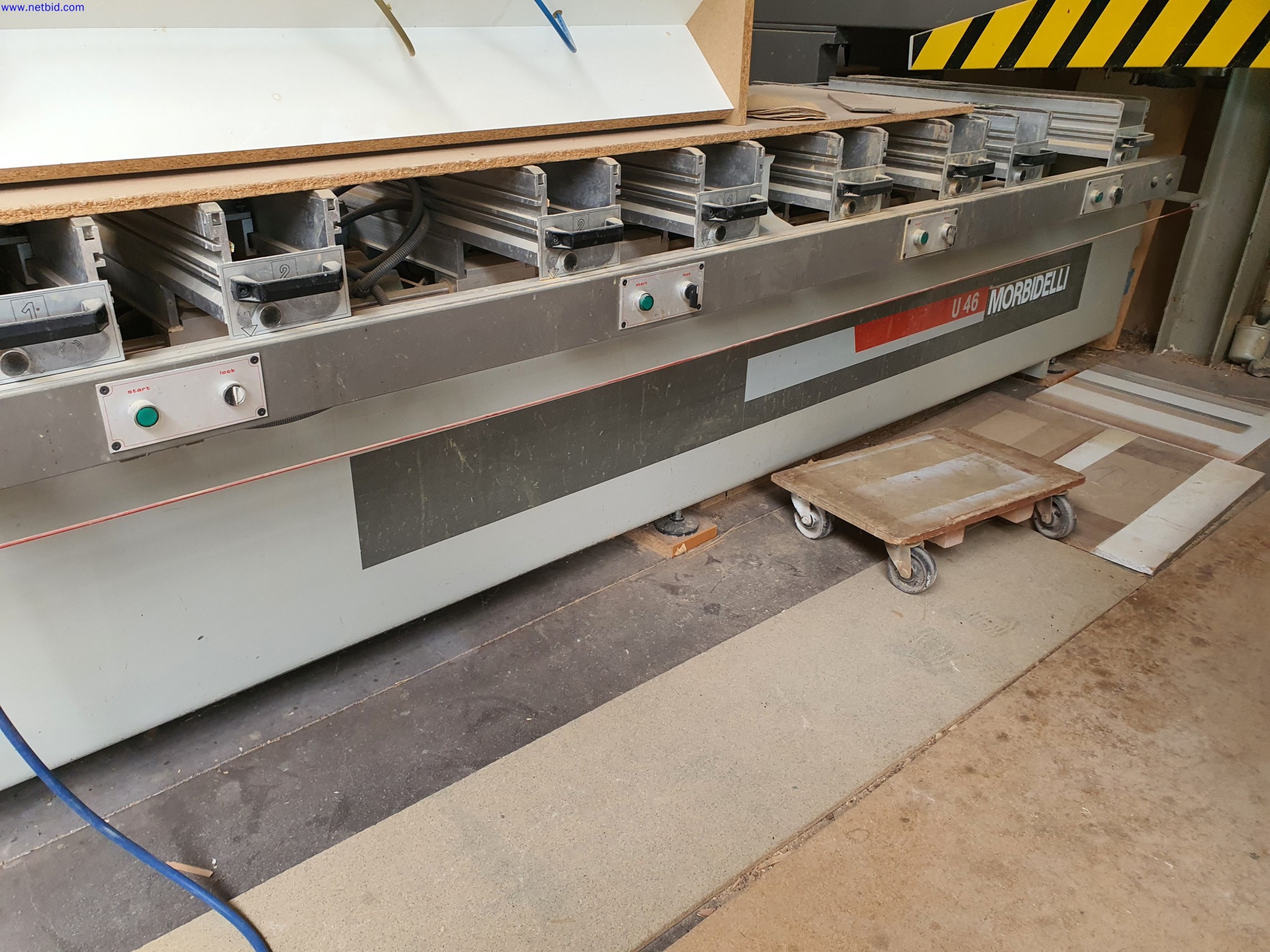 Dobrze utrzymane maszyny do produkcji mebli do salonu-8