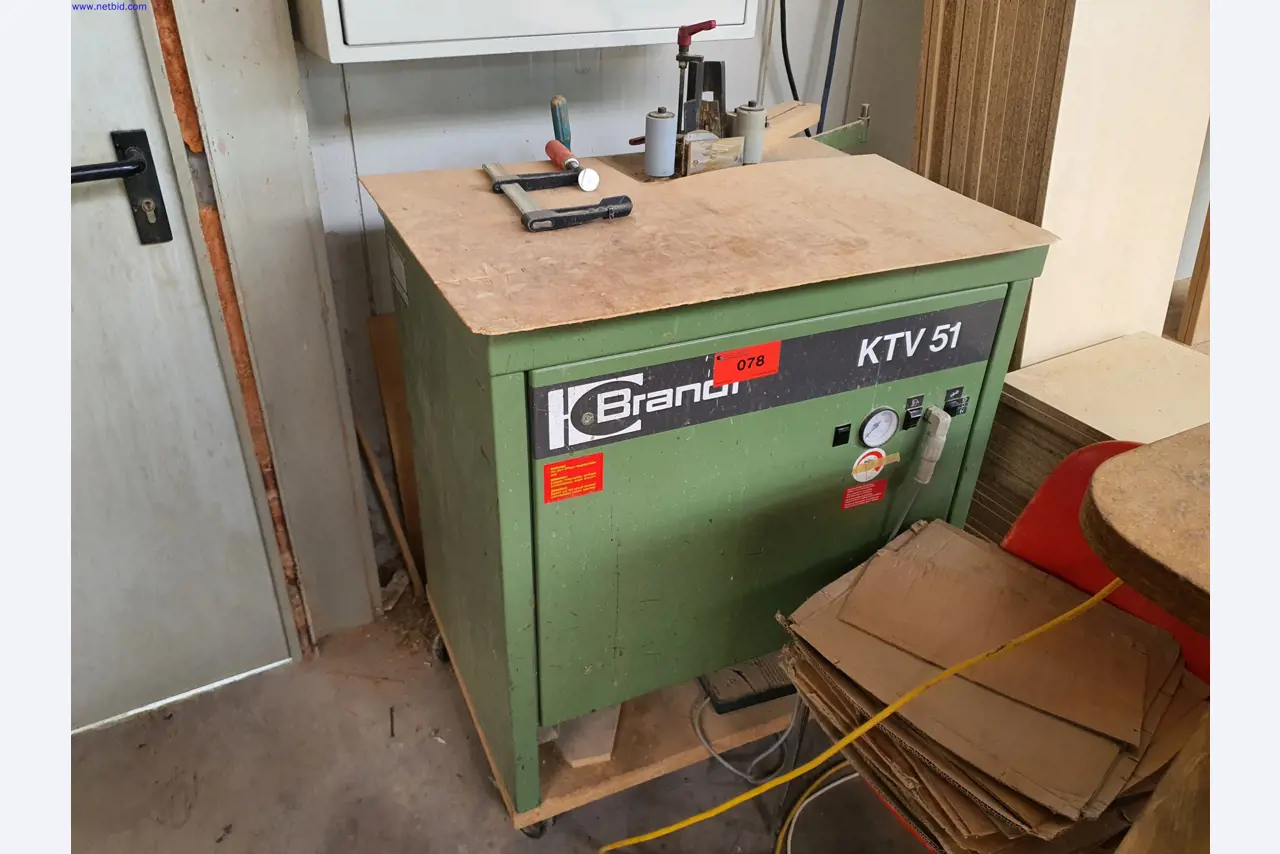 Dobrze utrzymane maszyny do produkcji mebli do salonu-1