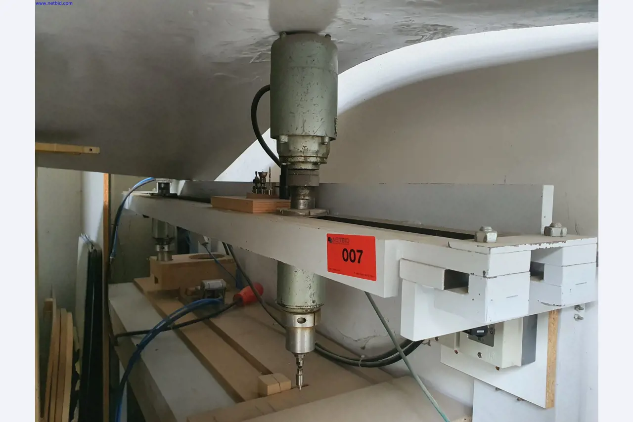 Goed onderhouden machines voor de productie van woonkamermeubels-3