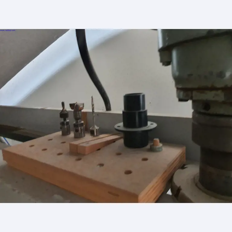 Goed onderhouden machines voor de productie van woonkamermeubels-4