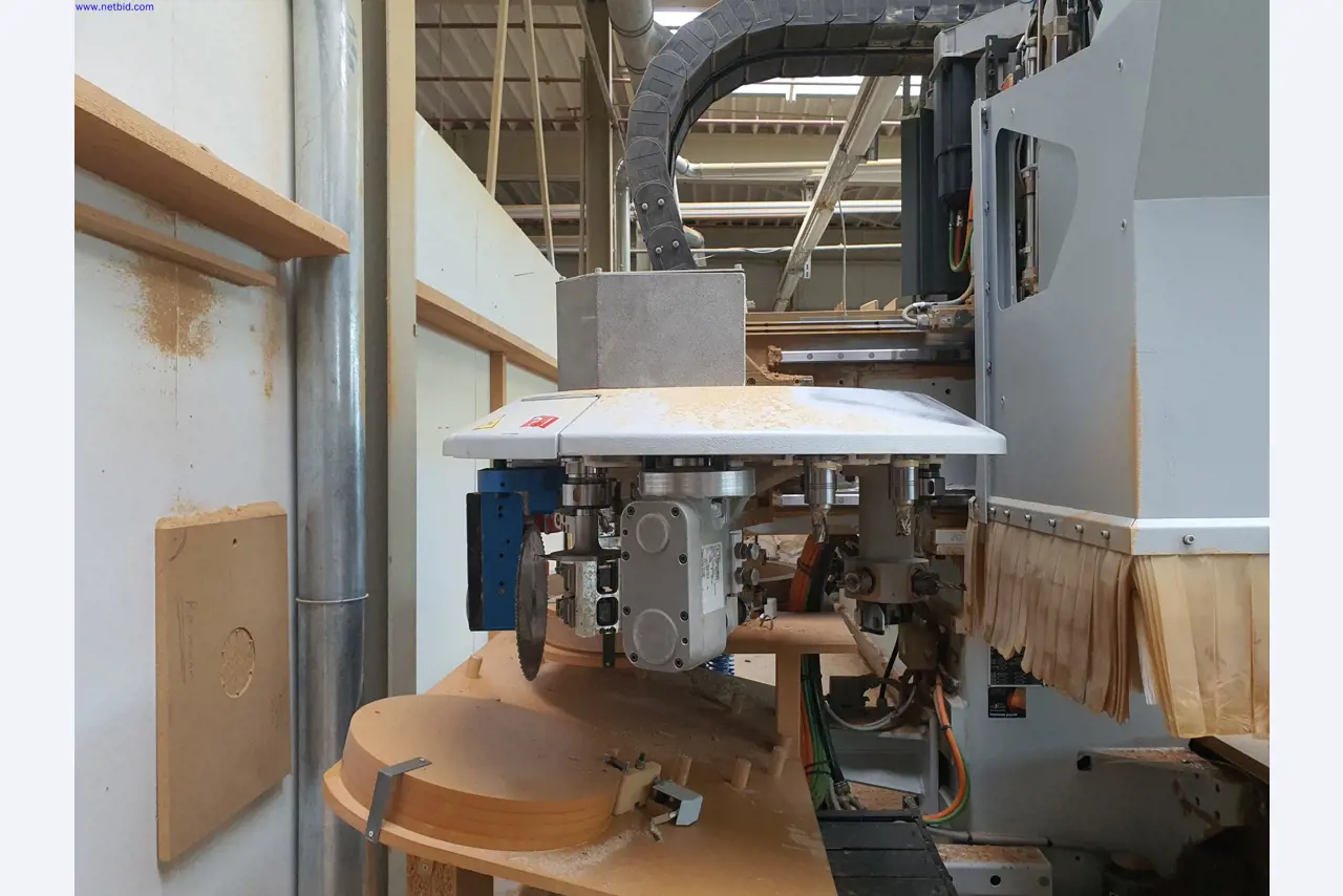 Dobrze utrzymane maszyny do produkcji mebli do salonu-11