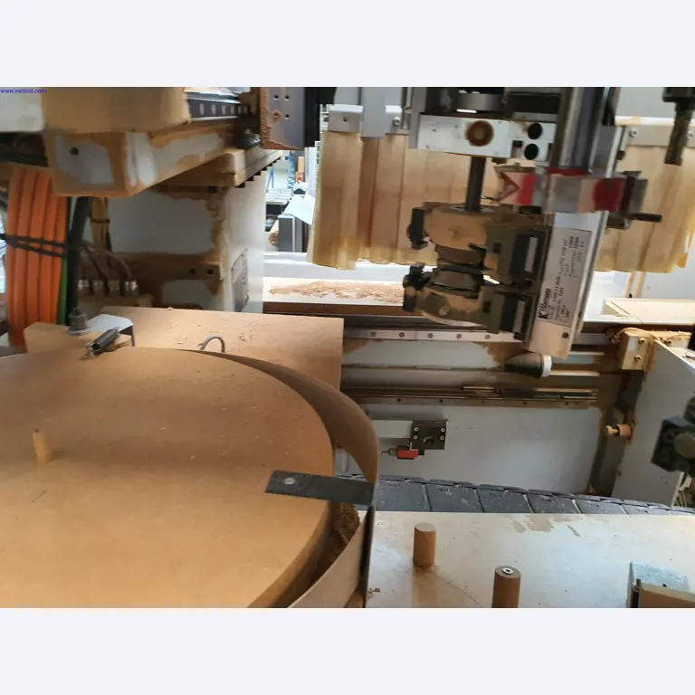 Dobrze utrzymane maszyny do produkcji mebli do salonu-14