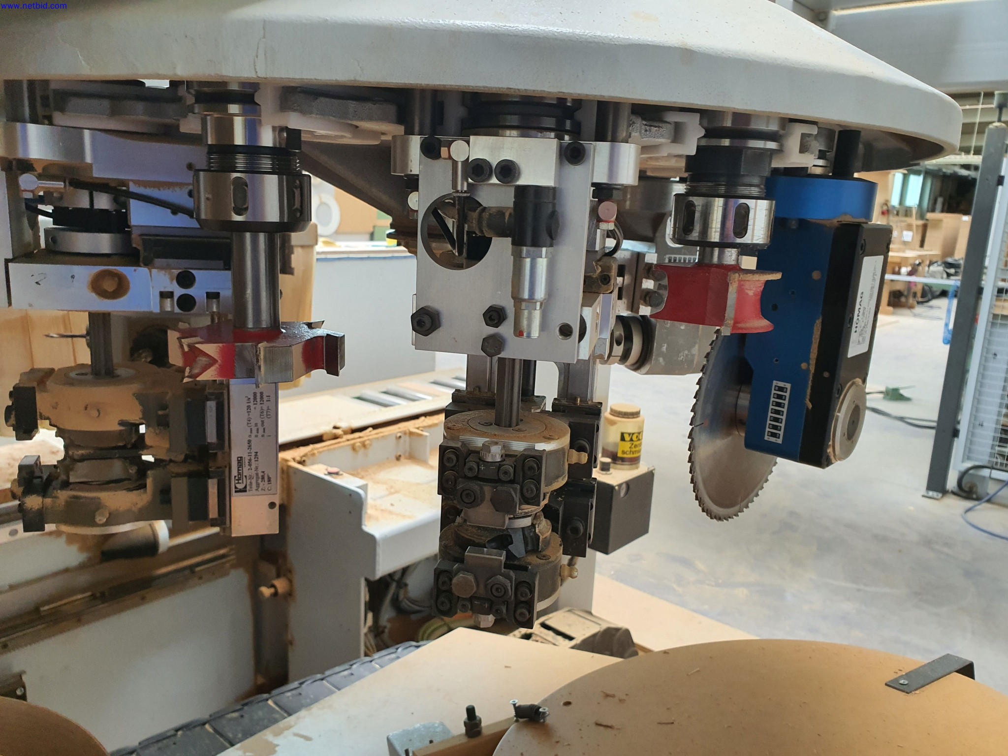 Dobrze utrzymane maszyny do produkcji mebli do salonu-20