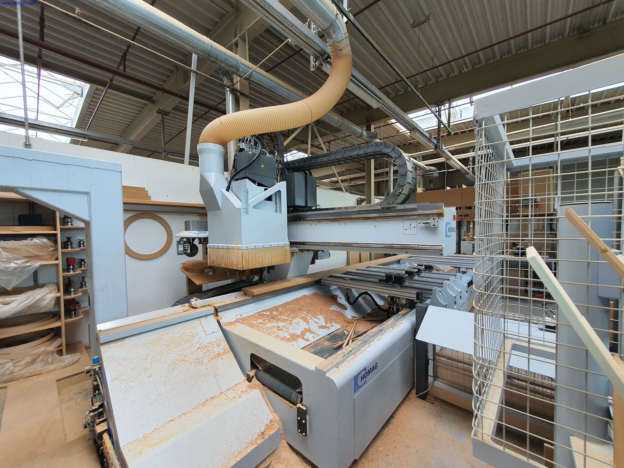 Dobrze utrzymane maszyny do produkcji mebli do salonu-22