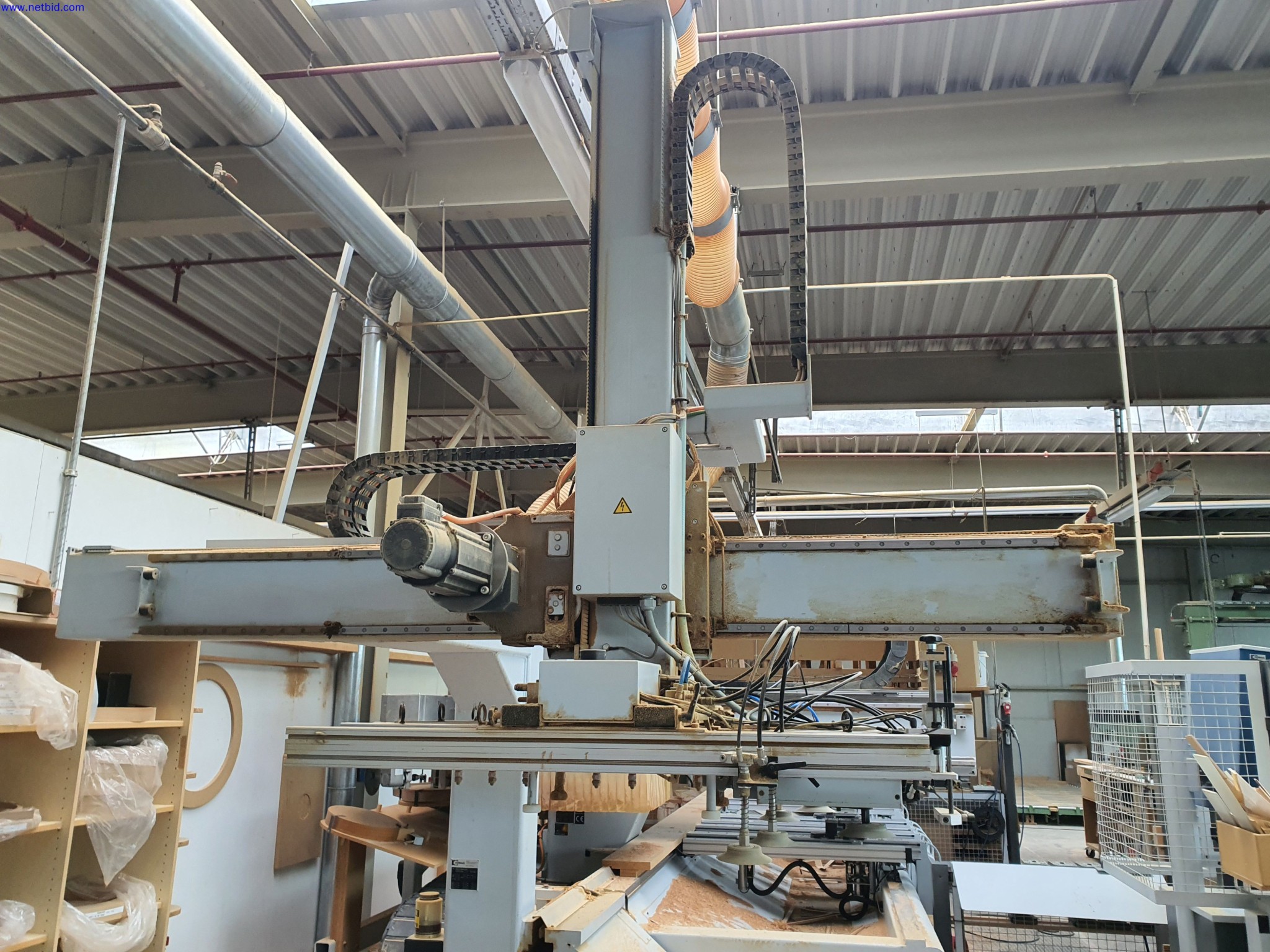 Dobrze utrzymane maszyny do produkcji mebli do salonu-26