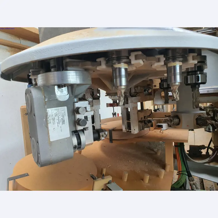 Dobrze utrzymane maszyny do produkcji mebli do salonu-29