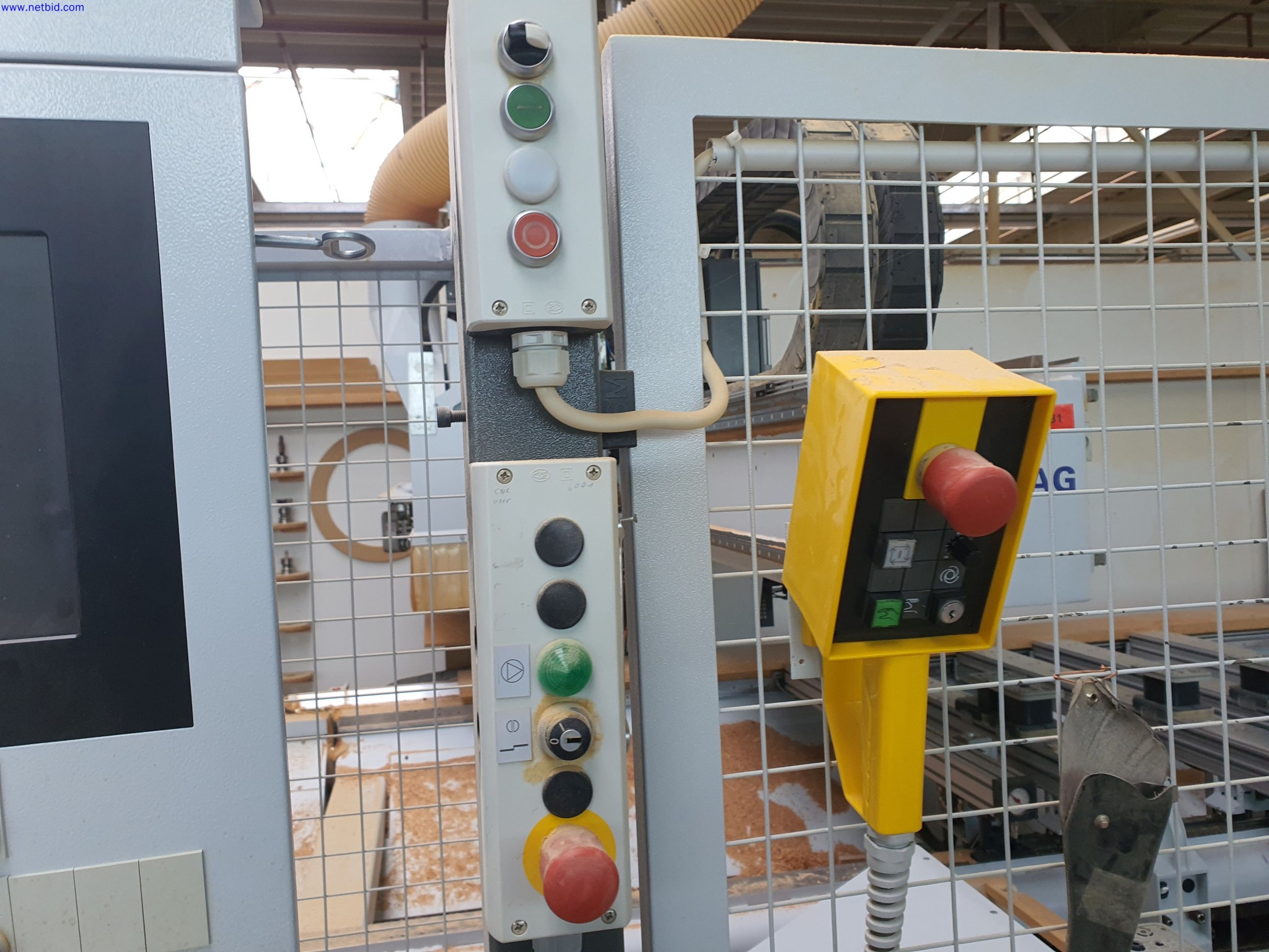 Dobrze utrzymane maszyny do produkcji mebli do salonu-30