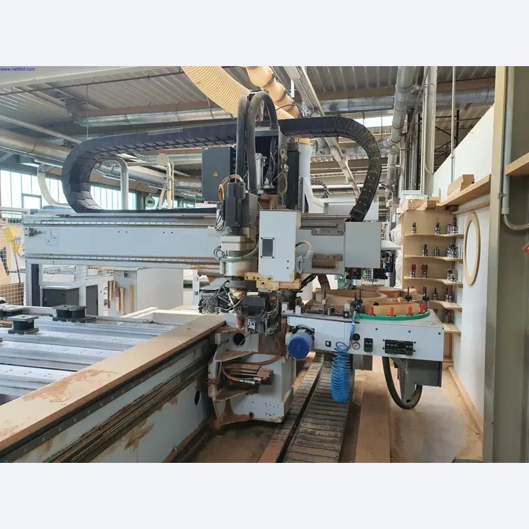 Dobrze utrzymane maszyny do produkcji mebli do salonu-34