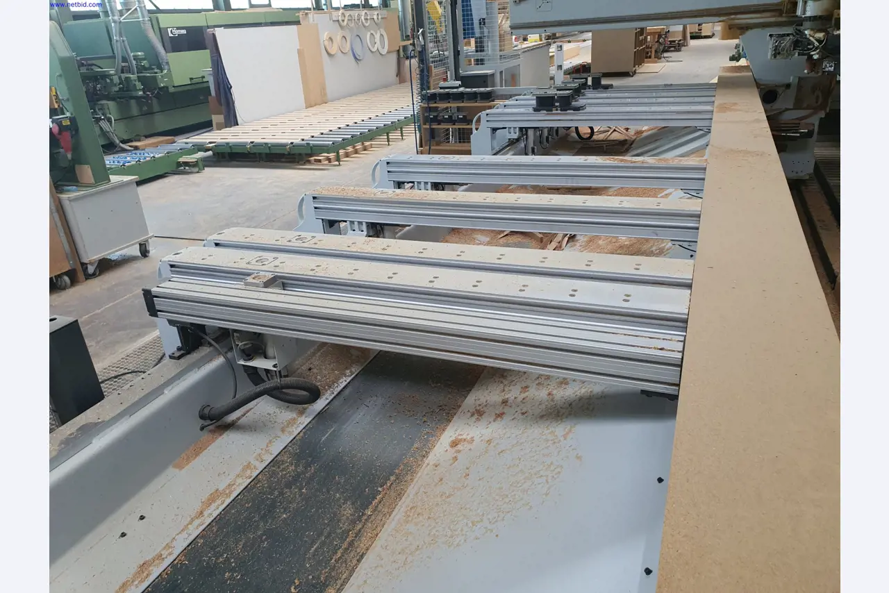 Dobrze utrzymane maszyny do produkcji mebli do salonu-36