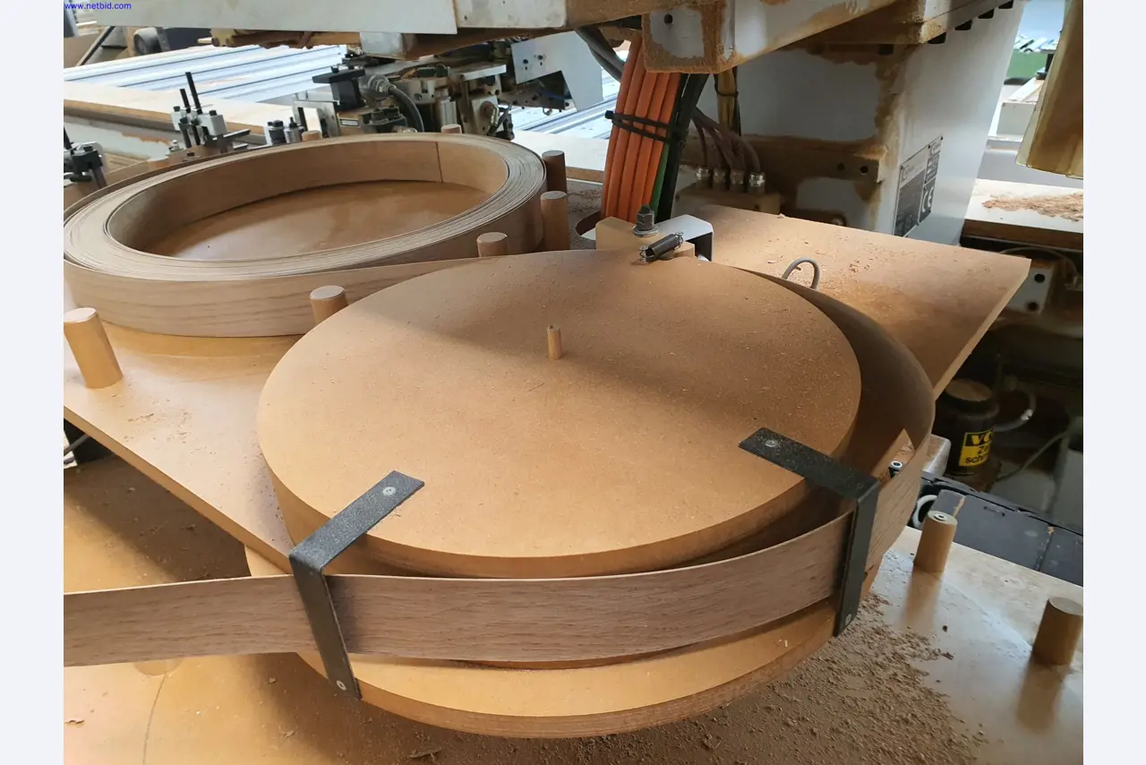 Dobrze utrzymane maszyny do produkcji mebli do salonu-40