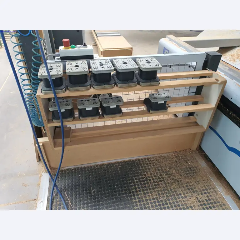 Dobrze utrzymane maszyny do produkcji mebli do salonu-41