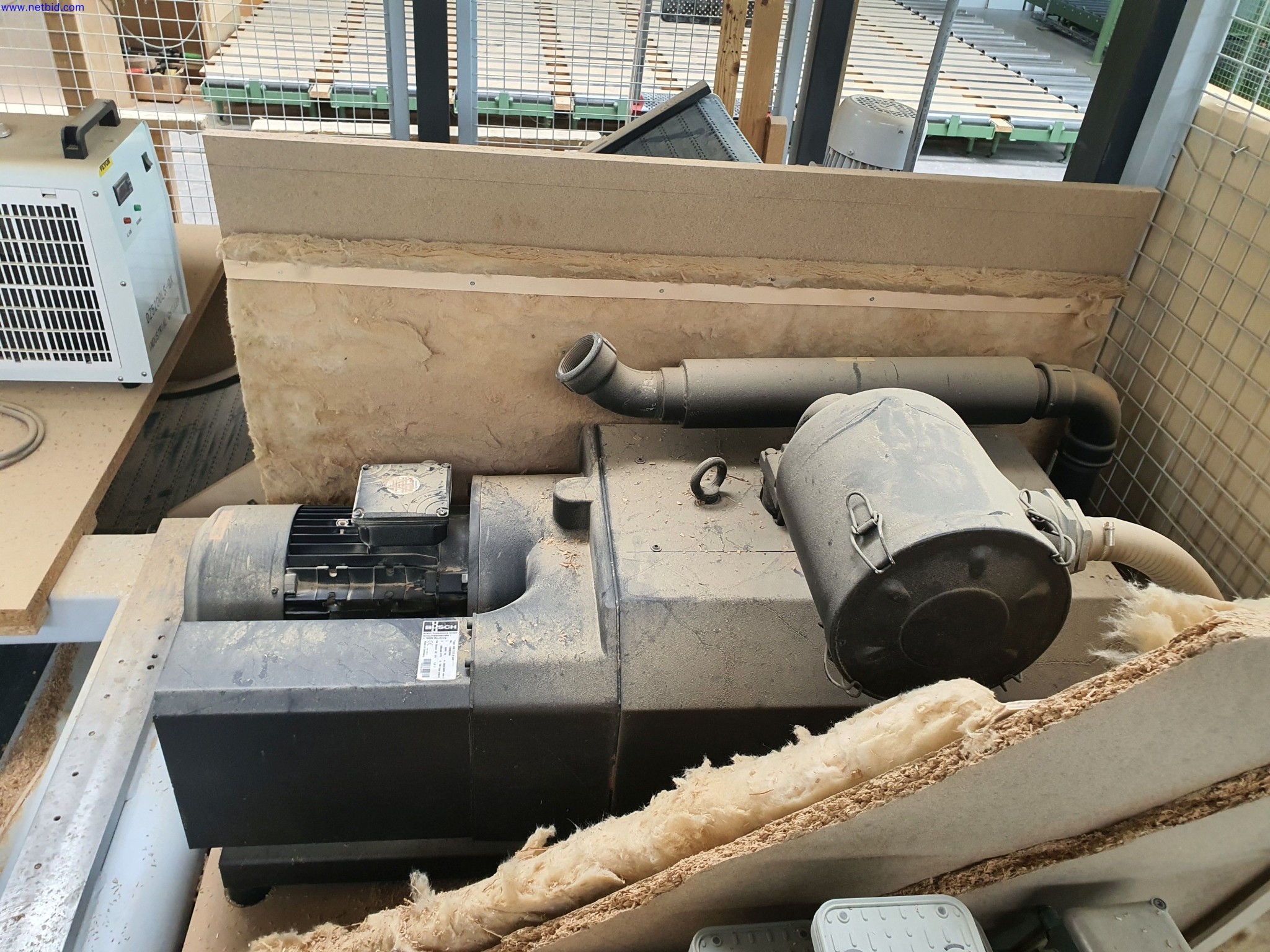 Dobrze utrzymane maszyny do produkcji mebli do salonu-47