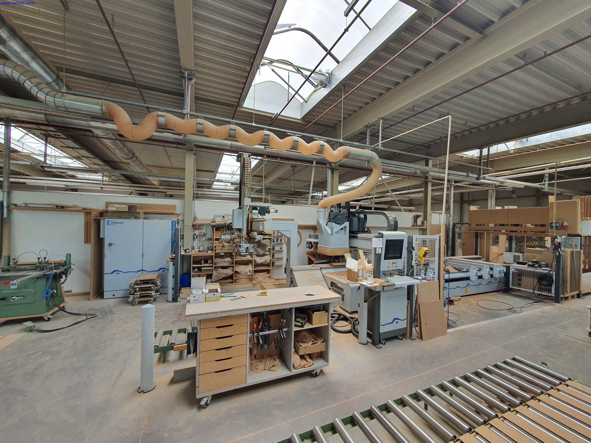 Dobrze utrzymane maszyny do produkcji mebli do salonu-6