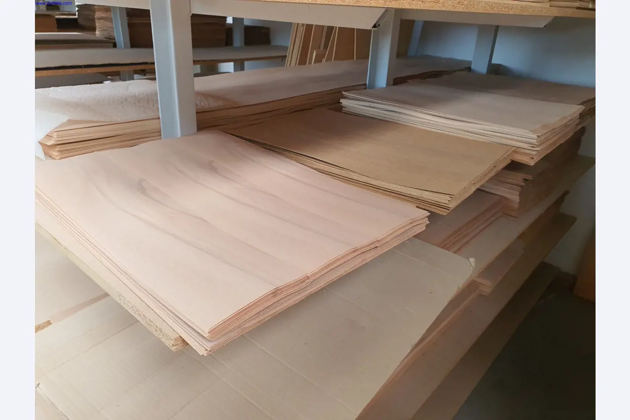 Dobrze utrzymane maszyny do produkcji mebli do salonu-10