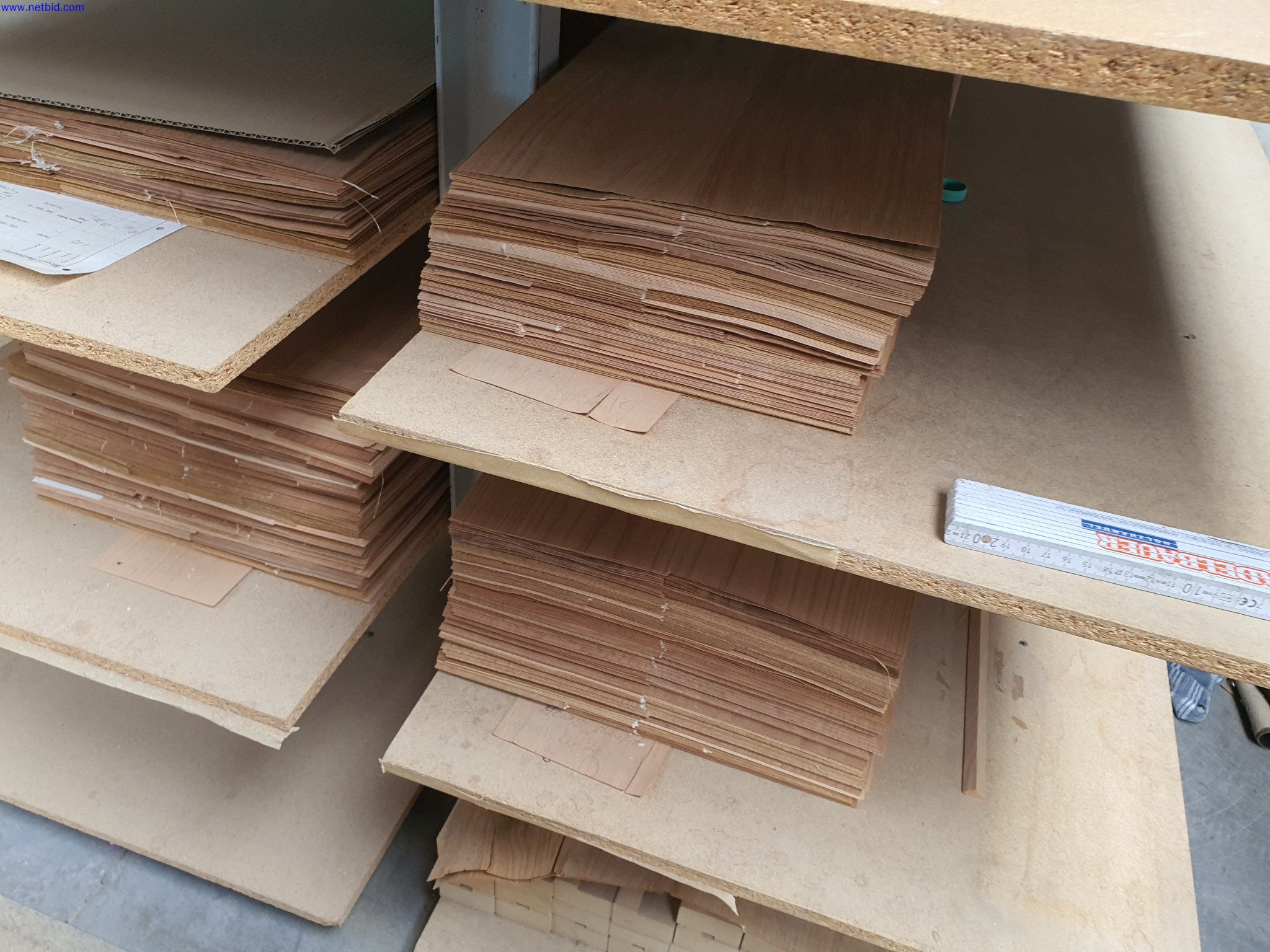 Dobrze utrzymane maszyny do produkcji mebli do salonu-11