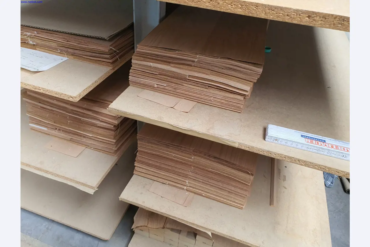 Dobrze utrzymane maszyny do produkcji mebli do salonu-11