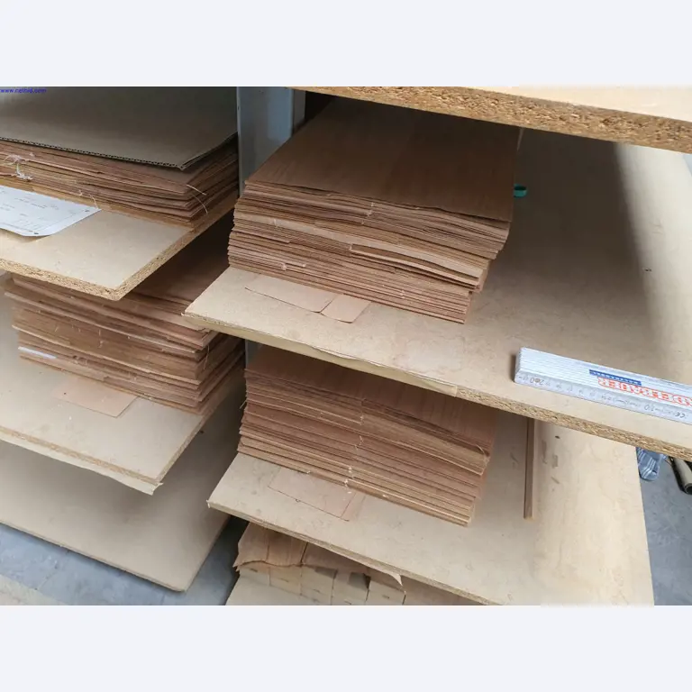 Dobrze utrzymane maszyny do produkcji mebli do salonu-11