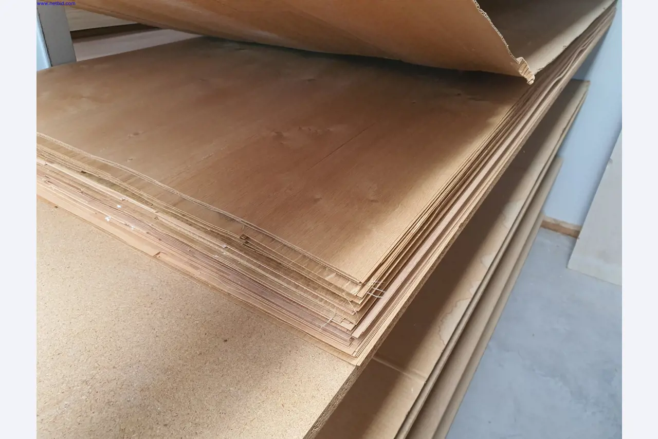 Dobrze utrzymane maszyny do produkcji mebli do salonu-12