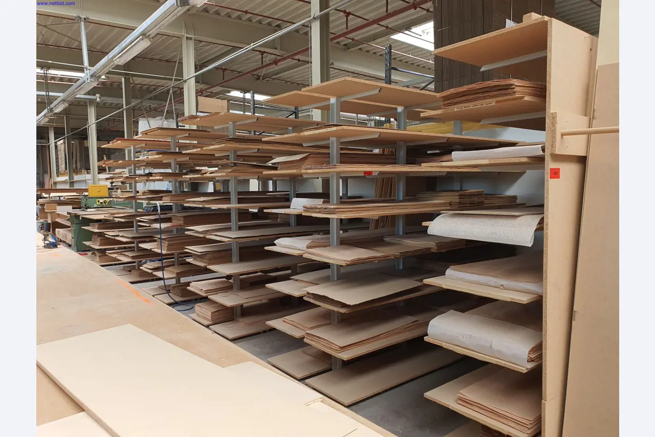 Dobrze utrzymane maszyny do produkcji mebli do salonu-1