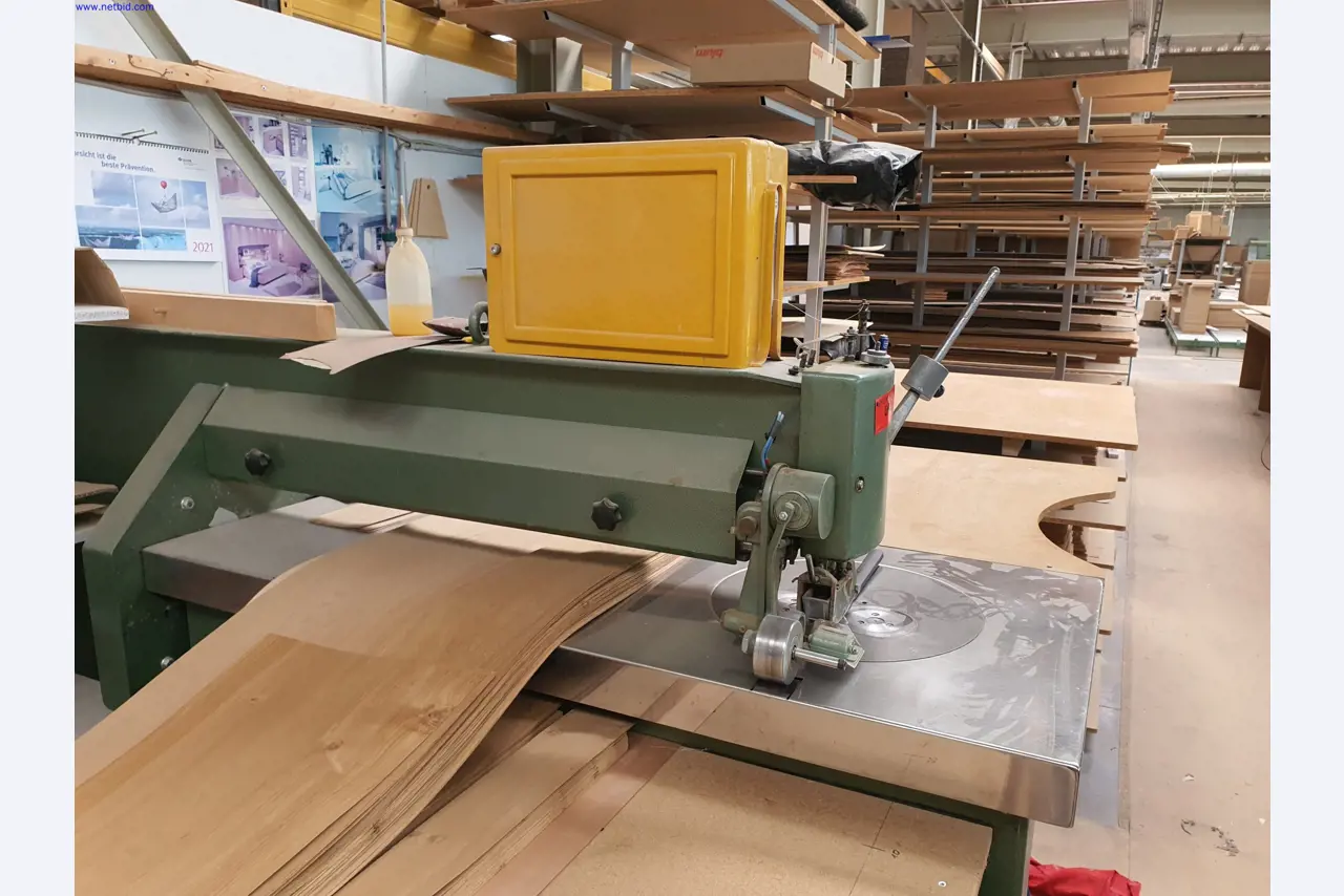 Dobrze utrzymane maszyny do produkcji mebli do salonu-1