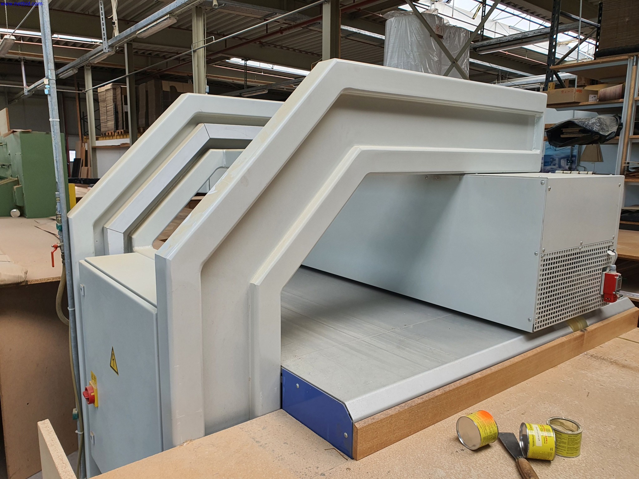 Dobro vzdrževani stroji za proizvodnjo pohištva za dnevne sobe-10