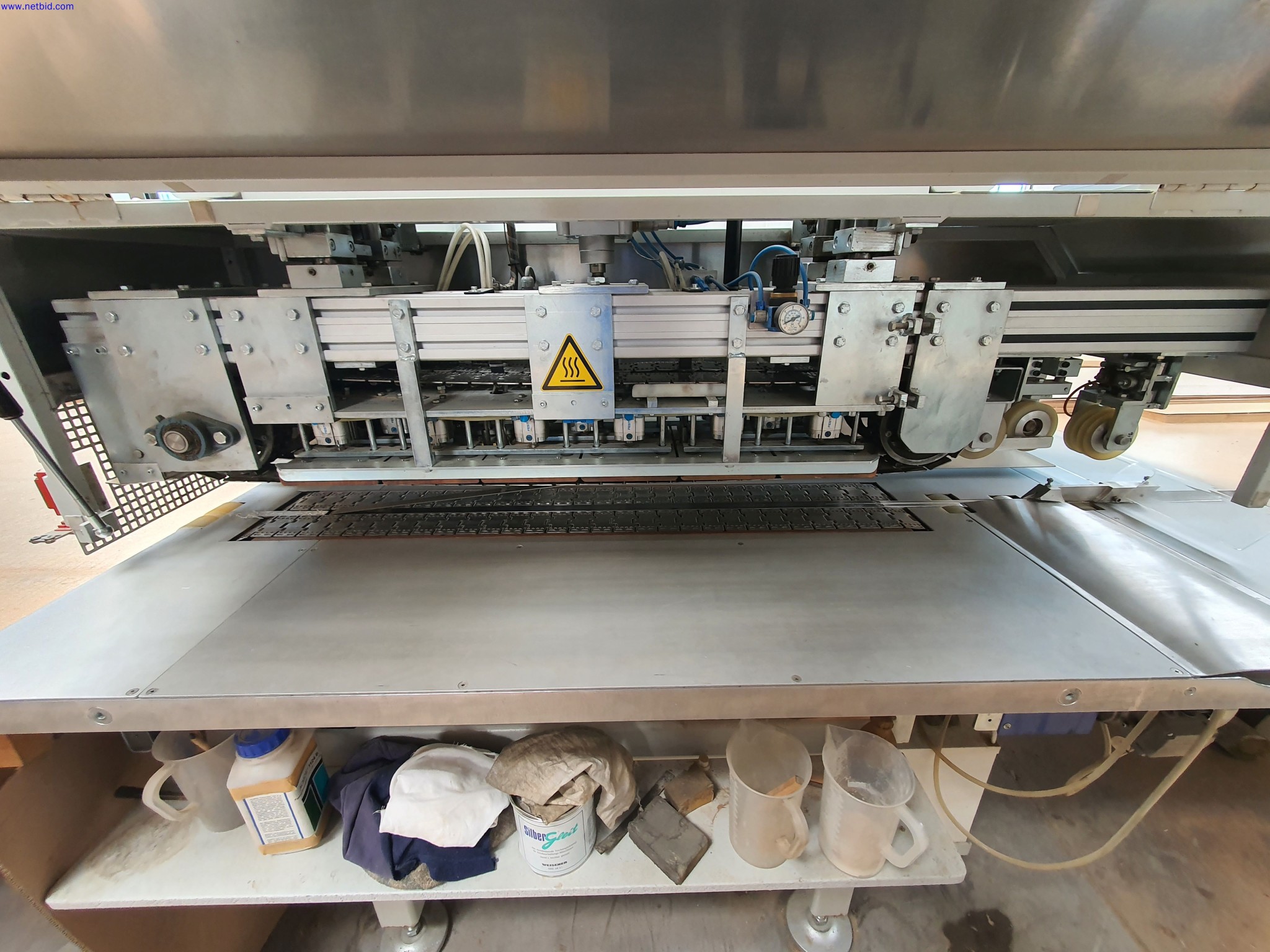 Dobro vzdrževani stroji za proizvodnjo pohištva za dnevne sobe-2