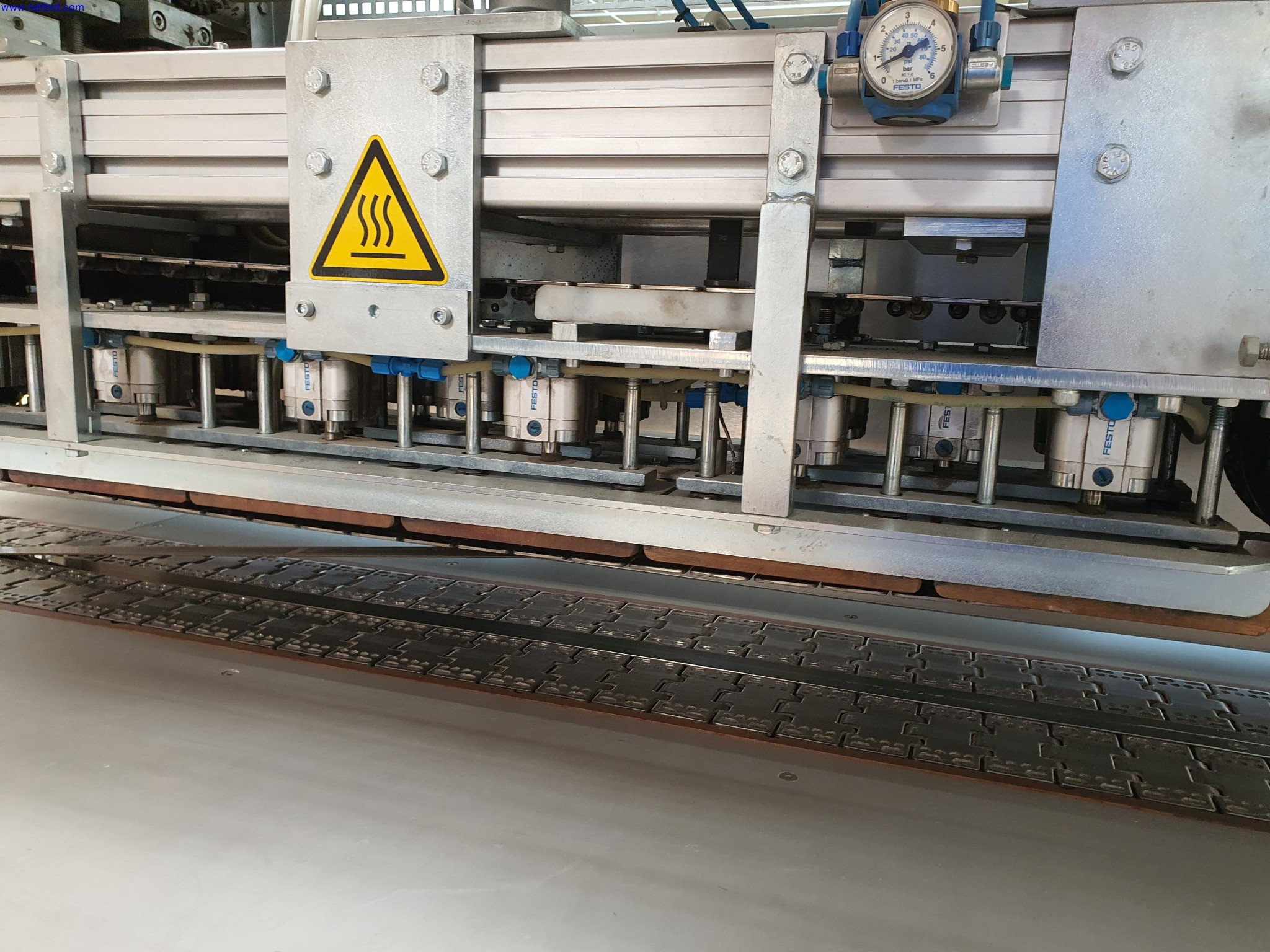 Dobro vzdrževani stroji za proizvodnjo pohištva za dnevne sobe-5