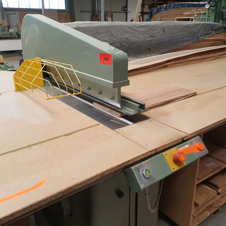 Tesoura para folheado cruzado Kuper ZV800E