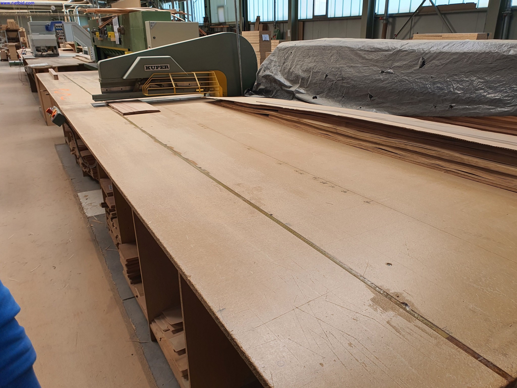 Dobrze utrzymane maszyny do produkcji mebli do salonu-2